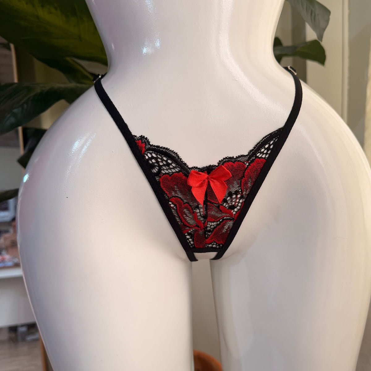 Tanga Mariposa Negro Rojo
